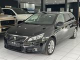 Peugeot 308 SW Allure*AUTOMATIK*KAMERA*AHK*VIRTUELL*SHZ - Peugeot 308 mit Diesel-Antrieb