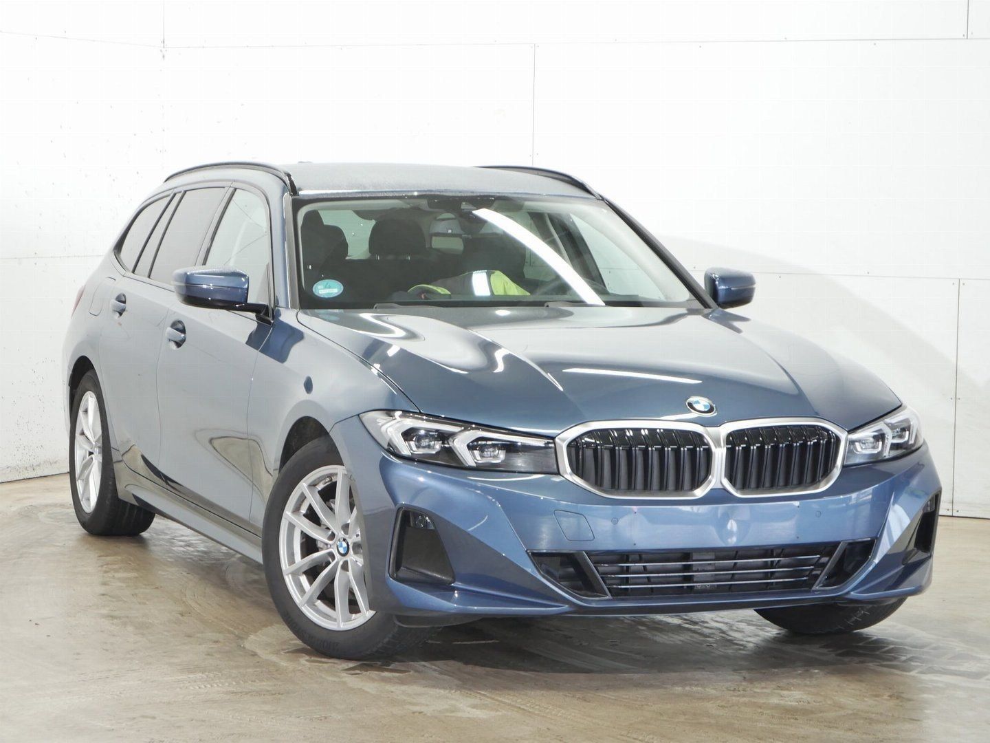 Fahrzeugabbildung BMW 318d |Komfortzugang |Parking Assistant |Sitzheiz