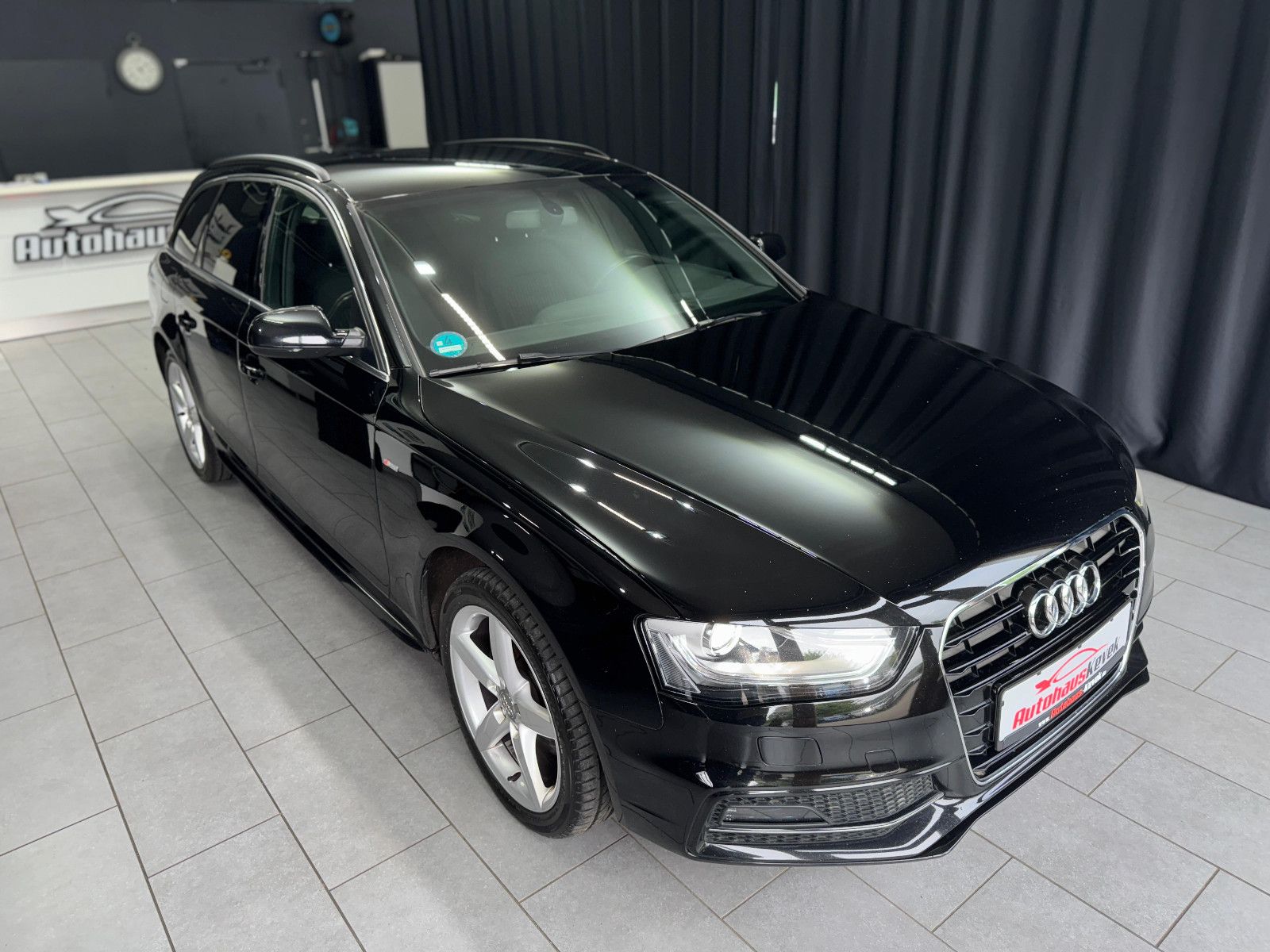 Fahrzeugabbildung Audi A4 Avant 2.0 TDI |1-HAND|S-LINE|NAVI|TÜV 09/26|