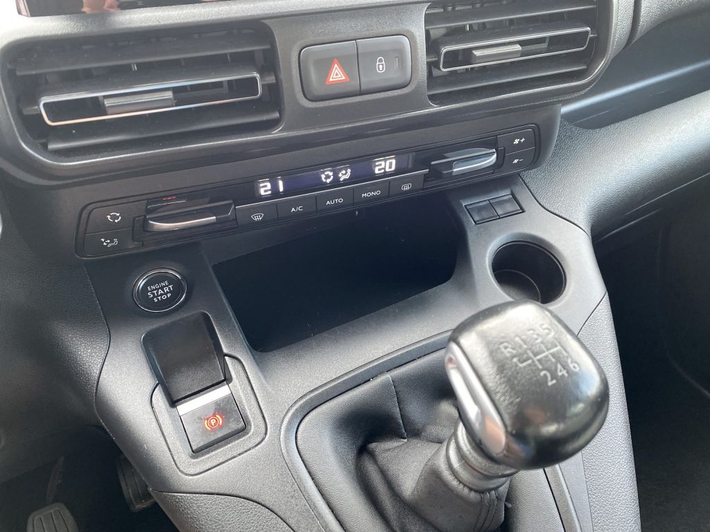 Fahrzeugabbildung Citroën Berlingo M PureTech 110 FEEL *Keyless*PDC*8Zoll*