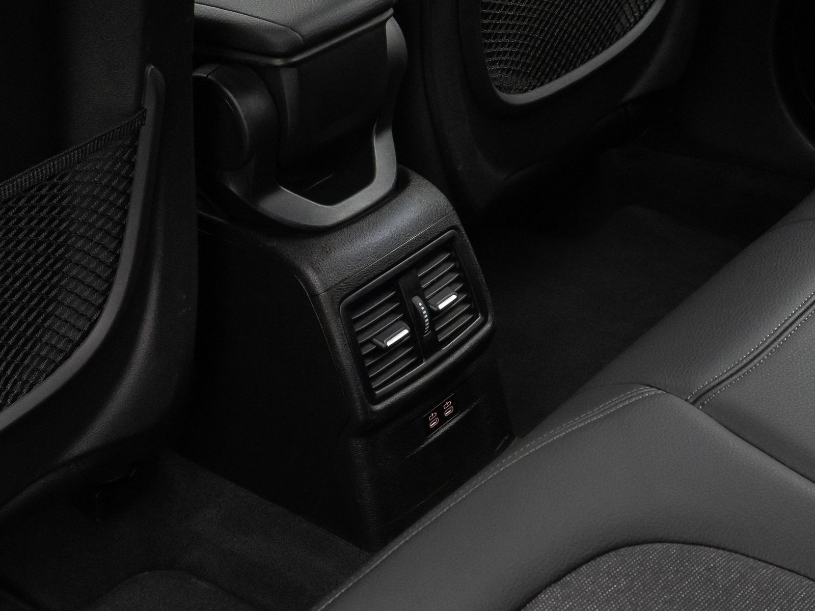 Fahrzeugabbildung BMW X1 xD25e M Sport Kamera HUD DAB HiFi Alarm 19Zol