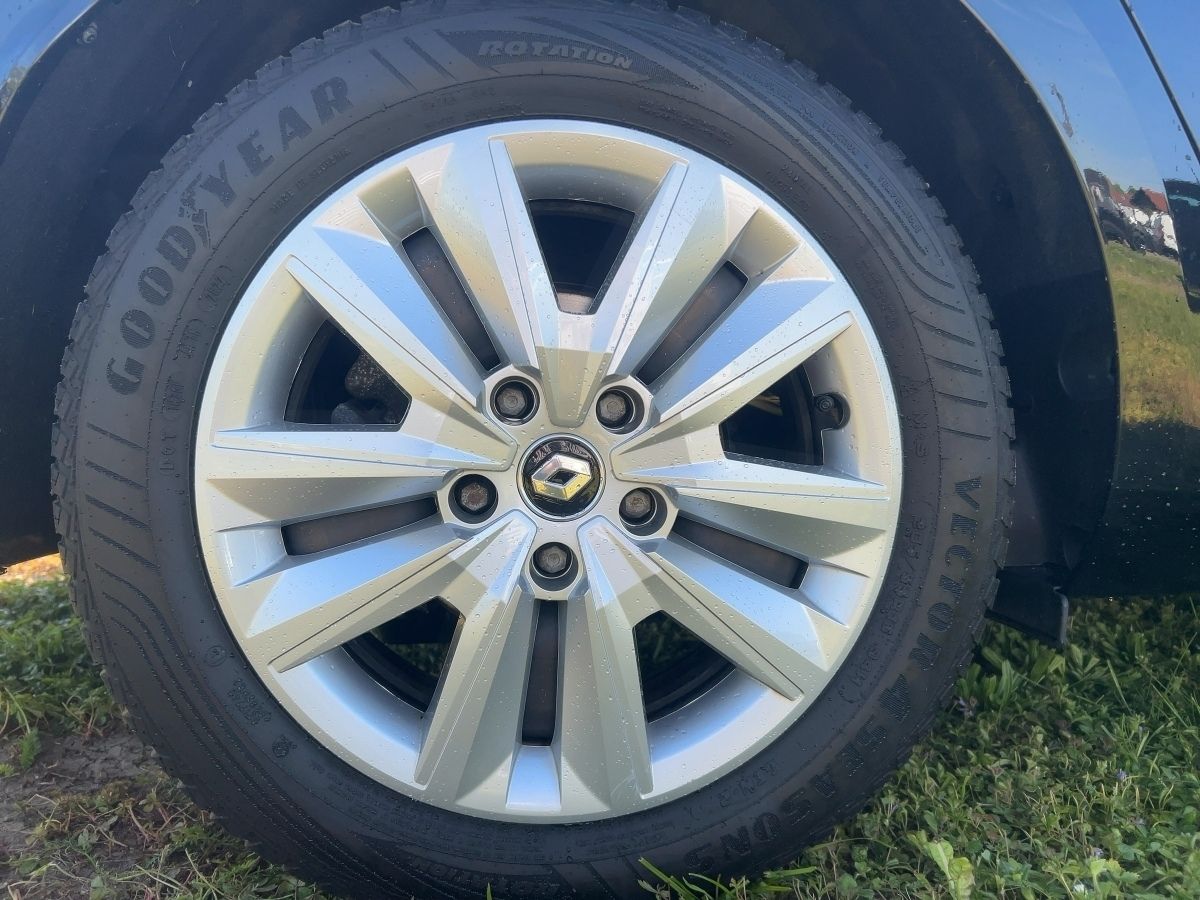 Fahrzeugabbildung Renault Megane Grandtour INTENS TCe 140 EDC SKZ LKHZ