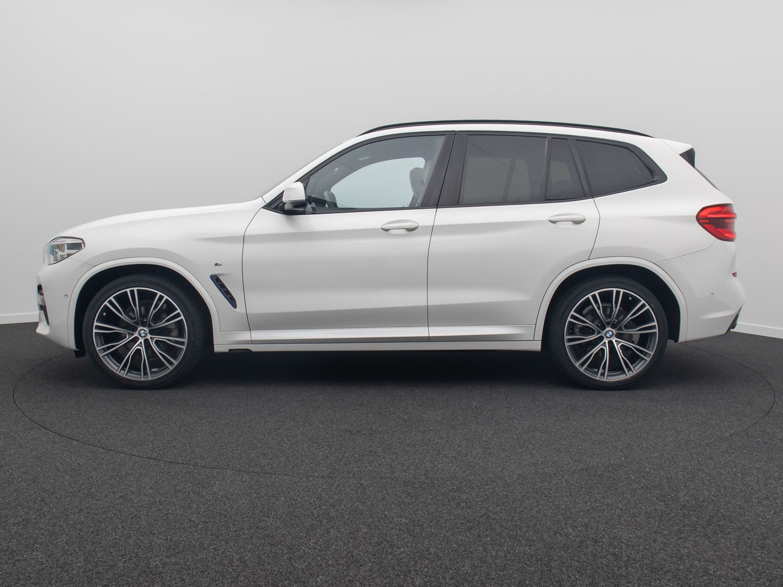 Fahrzeugabbildung BMW X3 xD20d M Sport Kamera Panorama HUD DAB HiFi