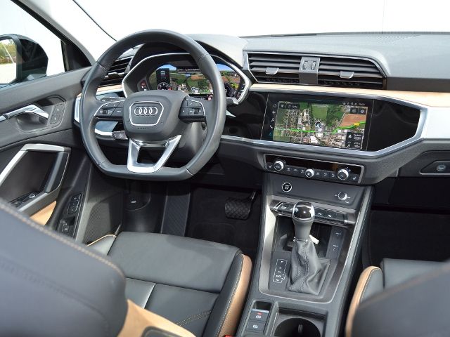 Q3 Sportback 40 TDI 200 PS quattro S line BLACK-