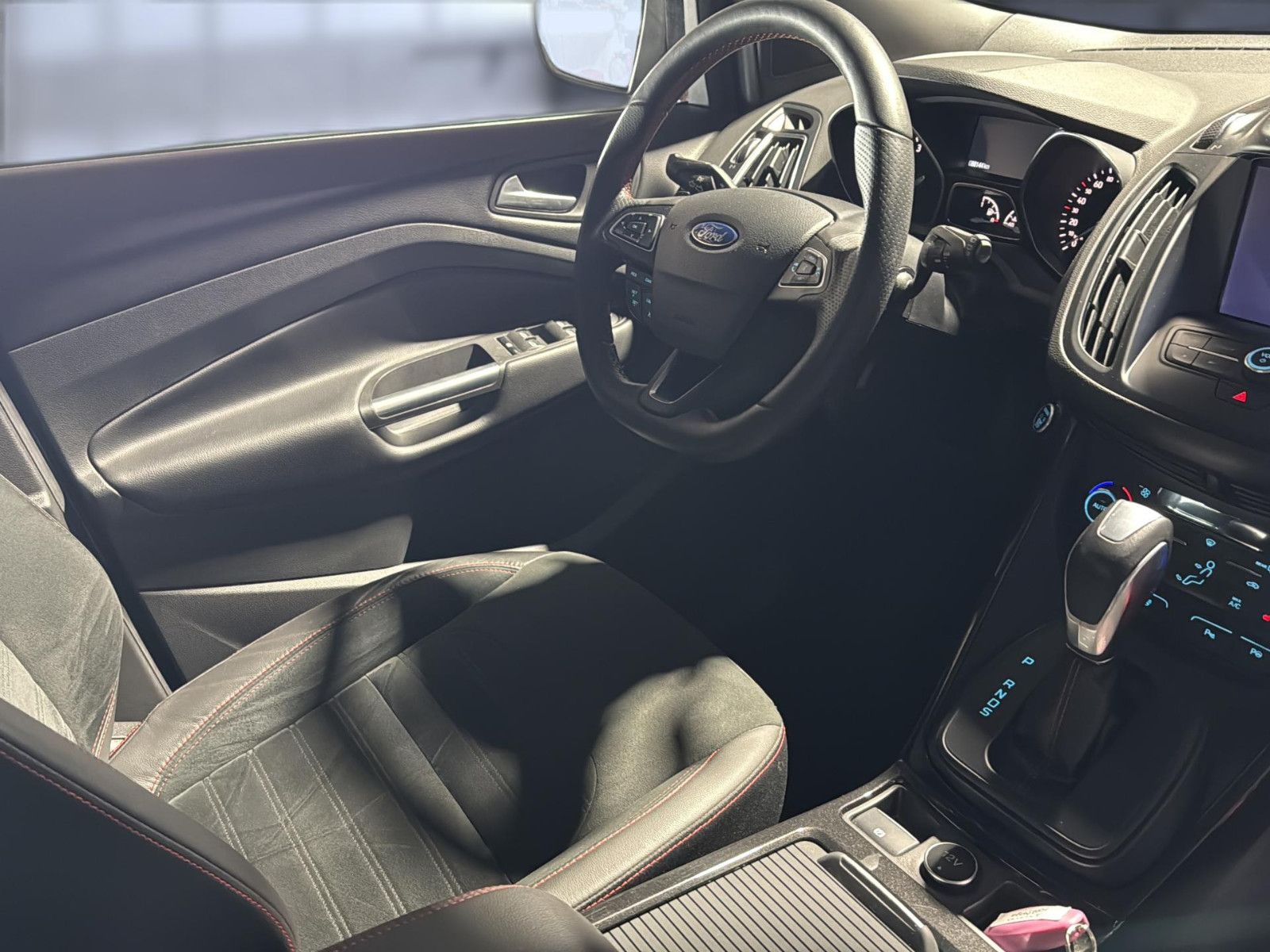 Fahrzeugabbildung Ford Kuga ST-Line/ ATM bei 52.000km / unfallfrei