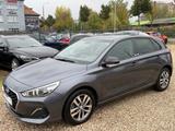 Hyundai i30 1.4/wenig km/Kamera/Temp/Tel/Navi/Sitzhz/LED - Hyundai i30 Gebrauchtwagen in Leipzig