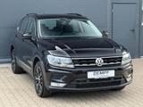 Volkswagen Tiguan Comfortline 4Motion*DSG*AHK*PDC*SHZ*2.Hd* - Volkswagen Tiguan mit Diesel-Antrieb: Schwarz, Bordcomputer