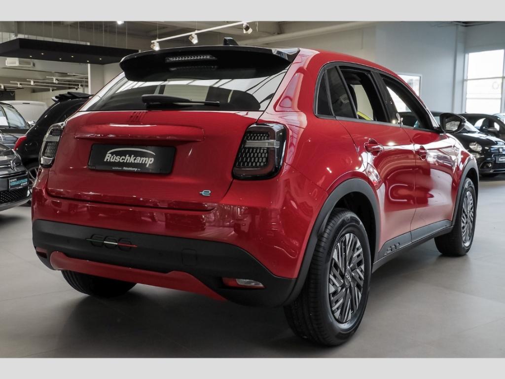 Fiat 600e Red Elektro Voll-LED PDC  AppleCar 3-Phasig