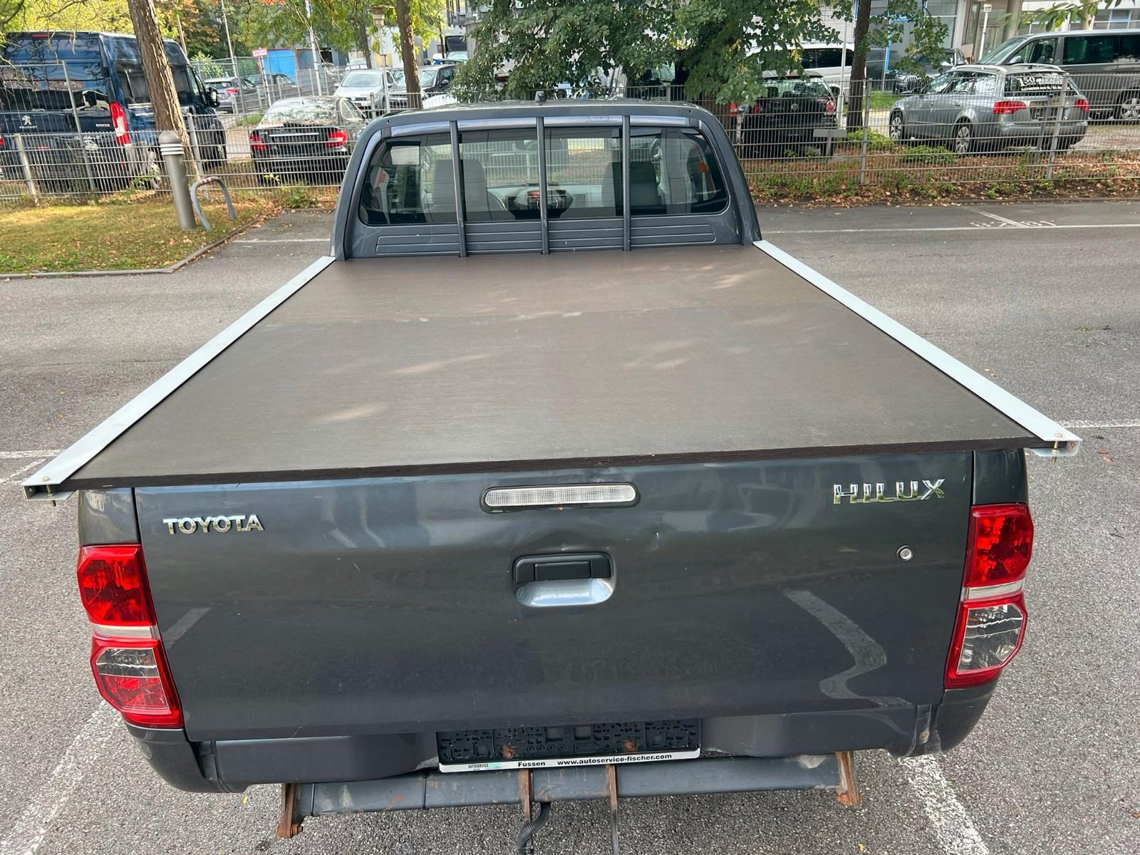 Toyota Hilux 2011 — photo 7