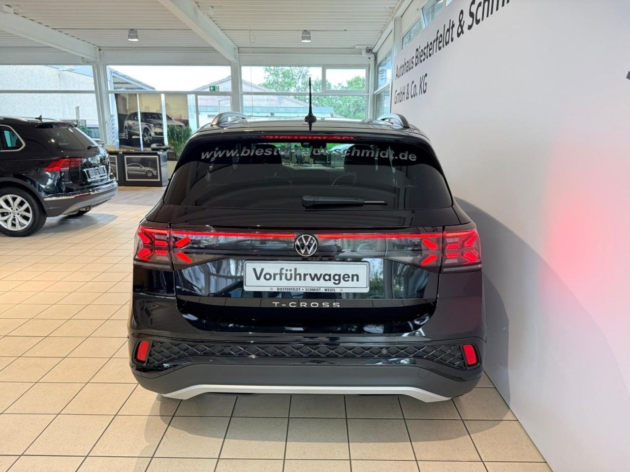 Volkswagen T-Cross 1.5TSI R-Line DSG AHK ACC RFK SHZ Klima imagem 3
