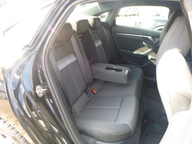 Fahrzeugabbildung Audi A3 Limo 30 TDI >AUT/NAVI/Sitzheiz/PDC<