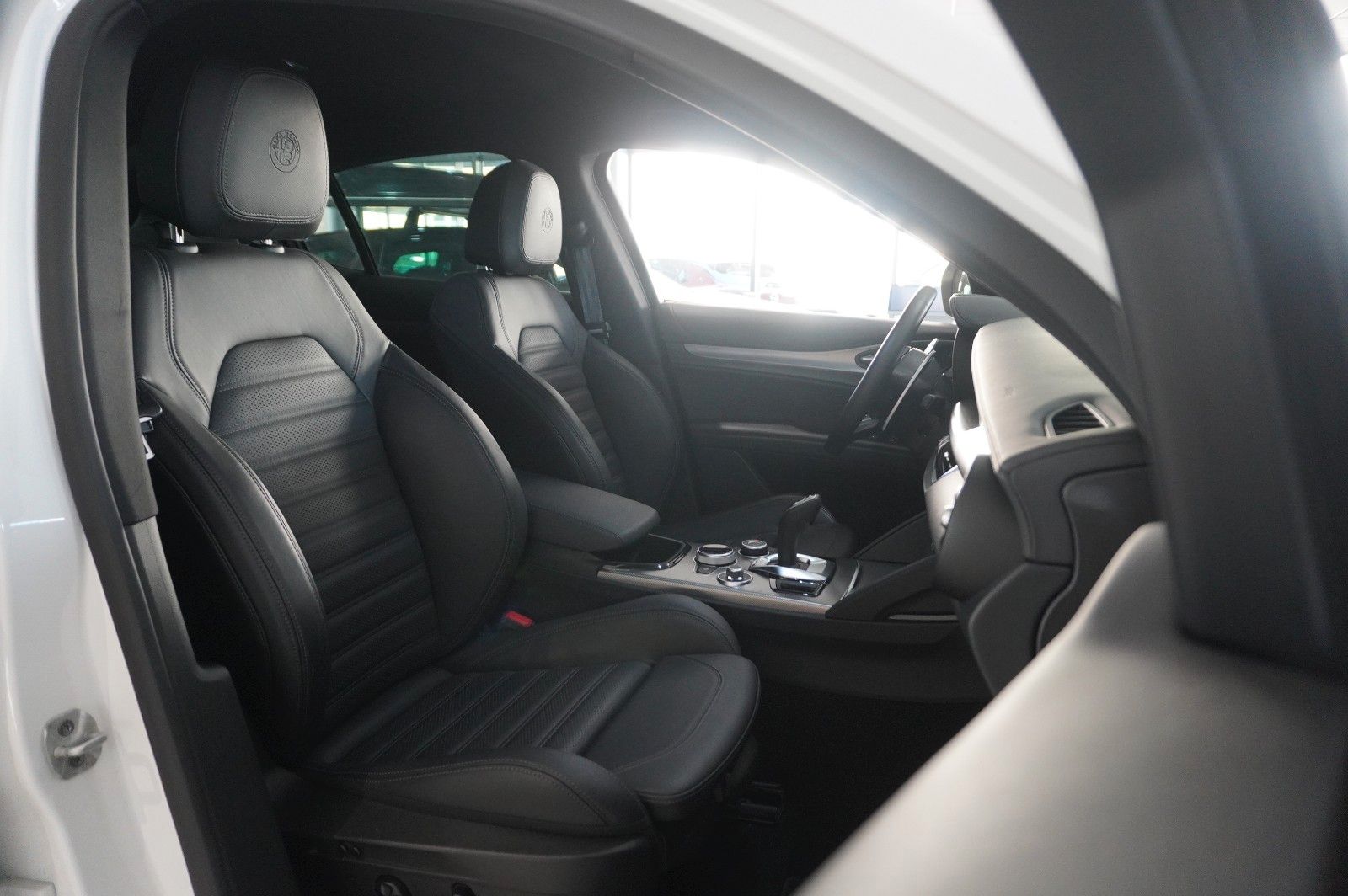 Fahrzeugabbildung Alfa Romeo Stelvio 2.2D VELOCE Q4 NAVI/LED/KAMERA/MATRIX/SH