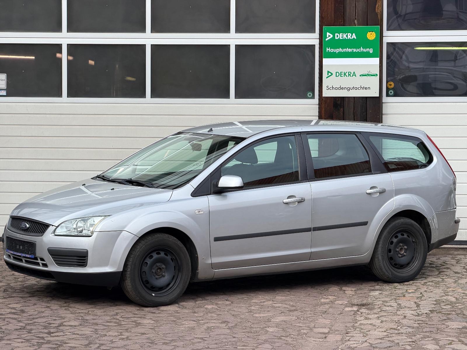 Ford Focus 2007 — rear view