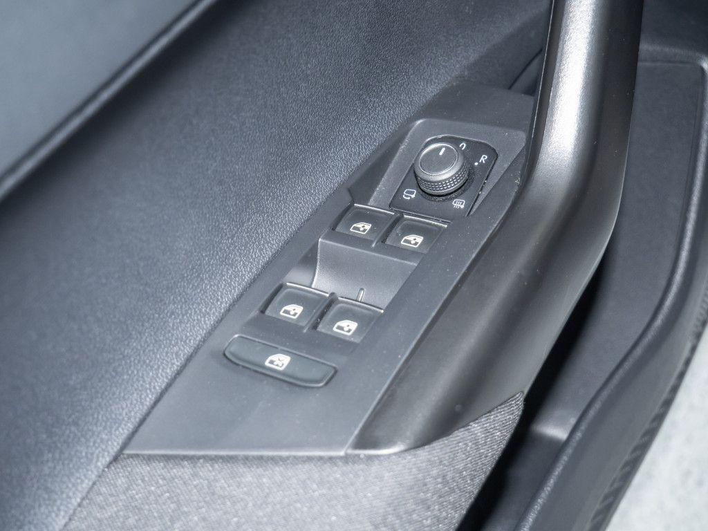 Volkswagen Taigo 1.5 TSI DSG R-Line Navi R-Kam PDC SHZ, миниатюра 19