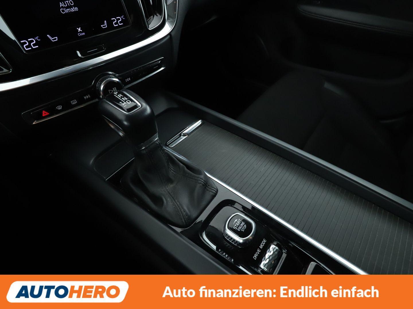 Volvo V60 2.0 D3 Momentum Pro Aut.*NAVI*LED*TEMPO*