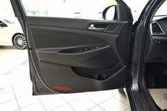 HYUNDAI TUCSON 1.6 T-GDI Trend 2WD~Navi~SHZ~Apple~DAB+