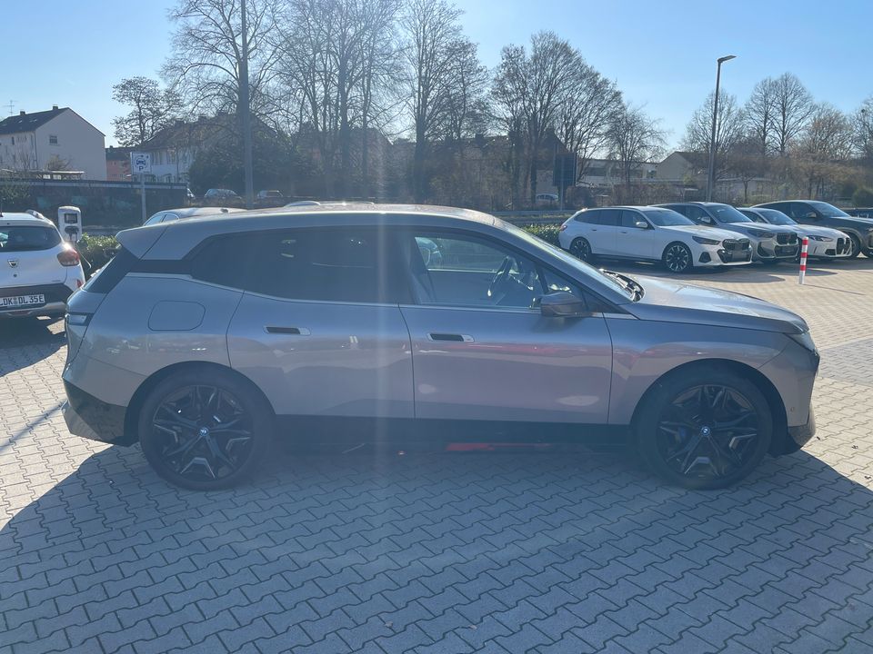 BMW iX - Bild 8