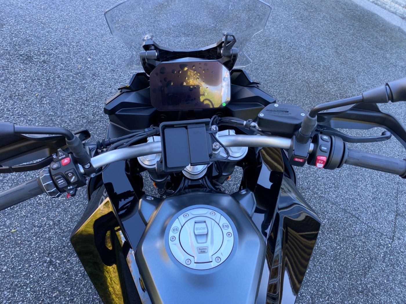 Fahrzeugabbildung BMW F 900 XR Triple Black 4 Pakete