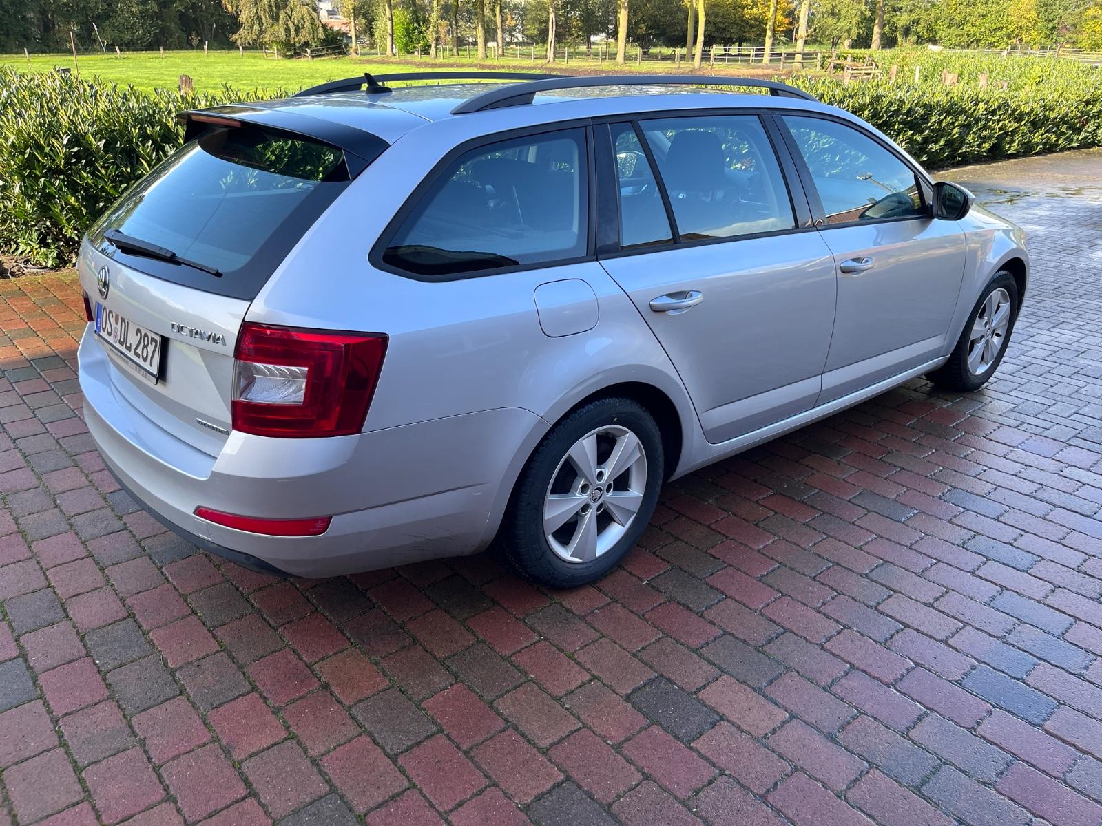 Skoda Octavia 2015 — engine 1.598 cm³, 110 HP (81kW)