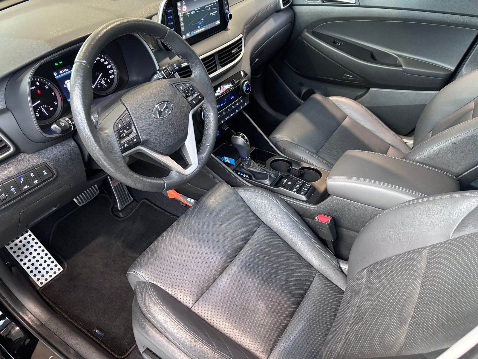 Fahrzeugabbildung Hyundai TUCSON Premium 4WD AHK PANO LED