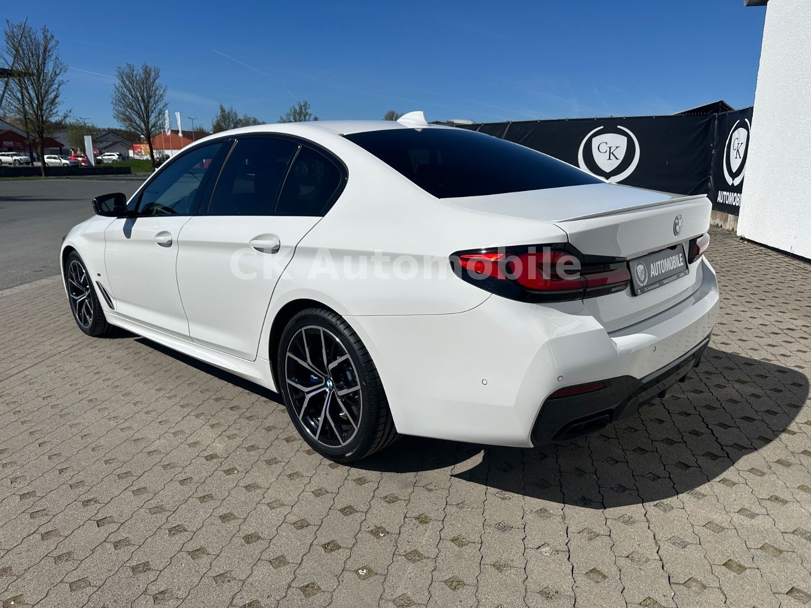 Fahrzeugabbildung BMW M550i xDrive Lim./Shadow-Line/Navi/Leder/LED/Kam
