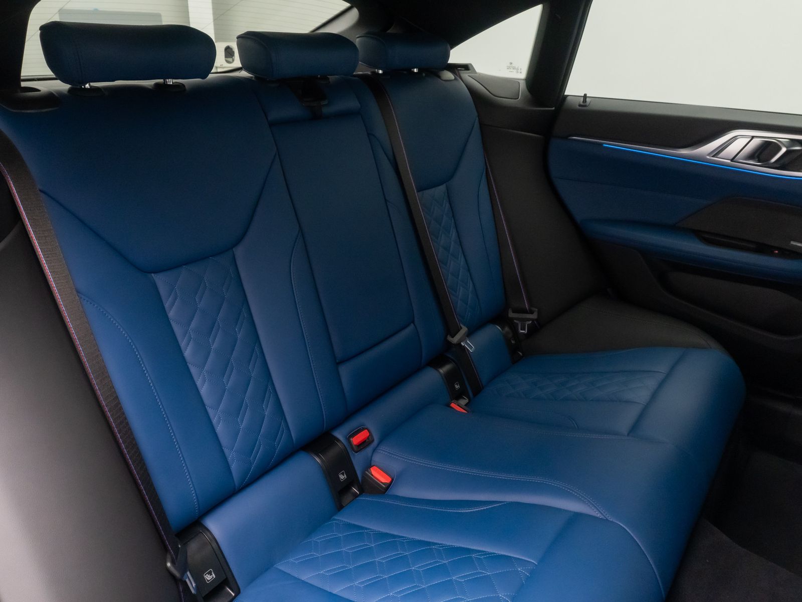 Fahrzeugabbildung BMW i4 M50 GC H/K 360°DAB HUD 20Zoll Individual Voll