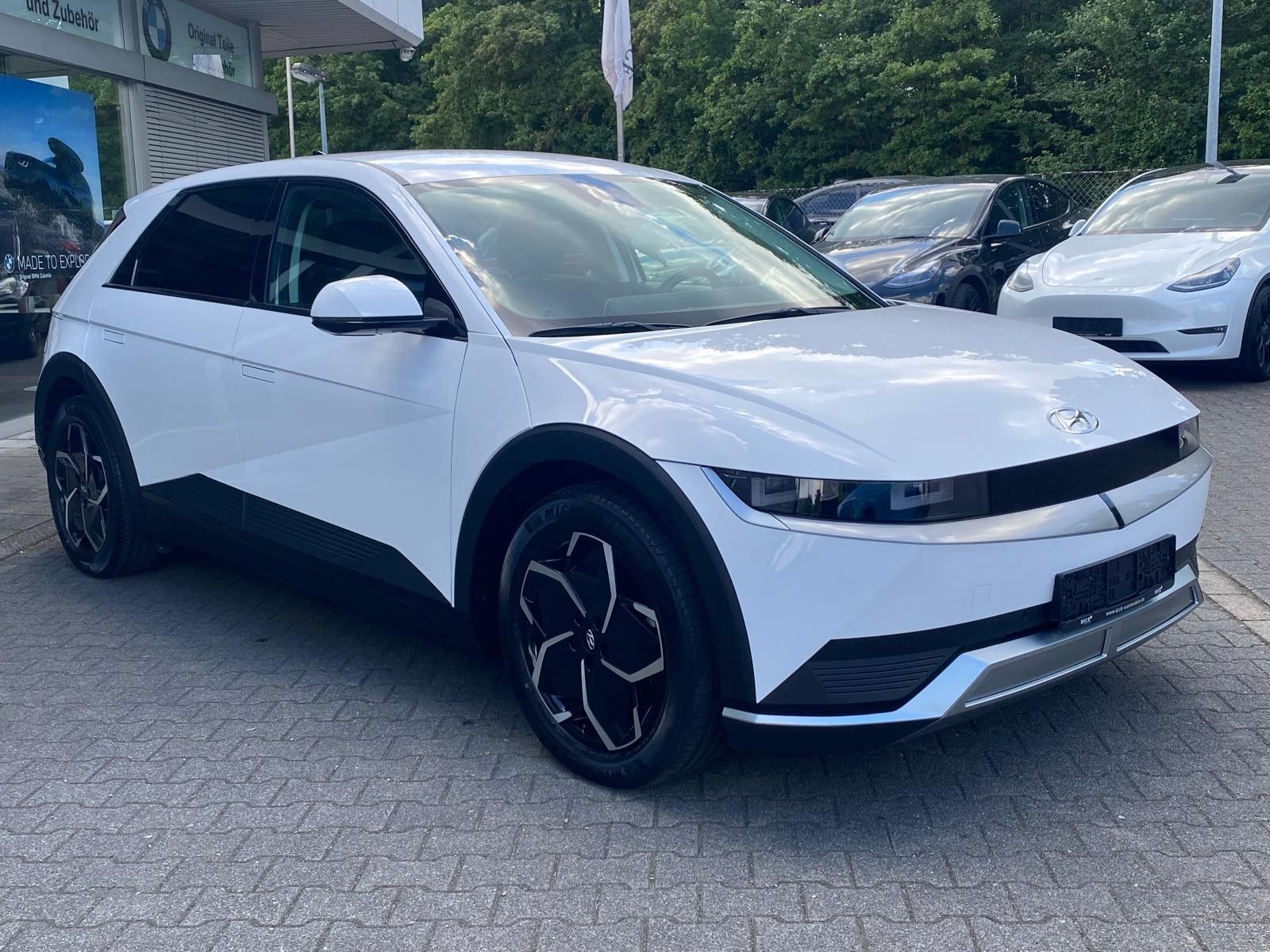 Fahrzeugabbildung Hyundai Ioniq 5 Techniq 4WD WERG.+NAVI+LED+SHZ+KAM+ACC+
