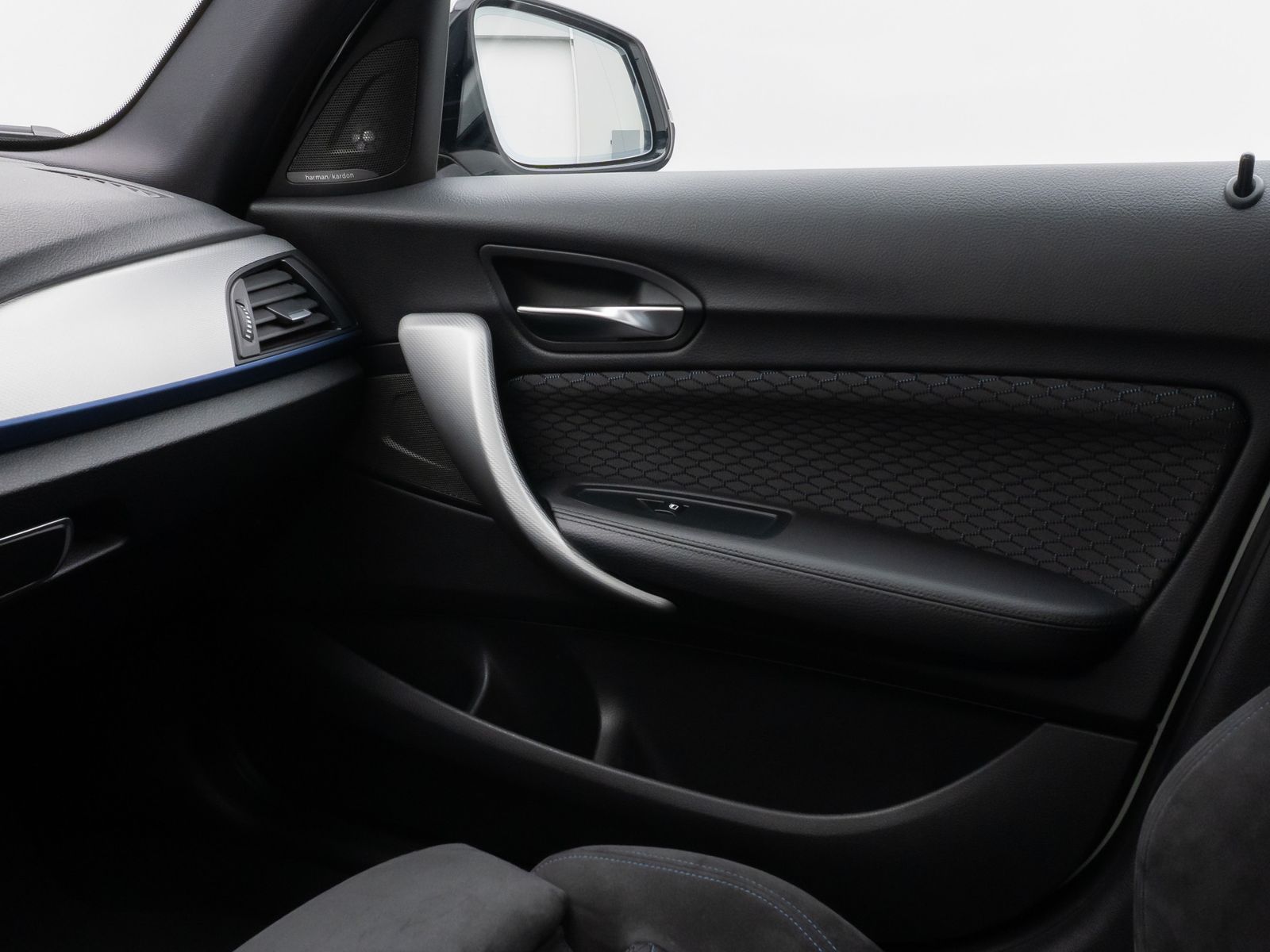 Fahrzeugabbildung BMW M135i xD Parkassist Glasdach H/K NaviPr Komfort
