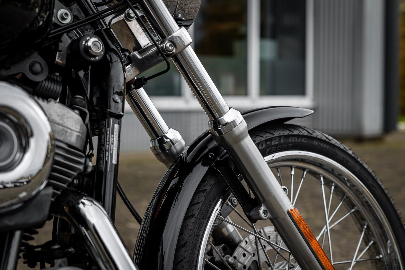 Fahrzeugabbildung Harley-Davidson XL883C CUSTOM SPORTSTER - VORVERLEGTE FUßRASTE