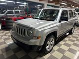 Jeep Patriot 2.2 CRD DPF Sport - graue Jeep Patriot