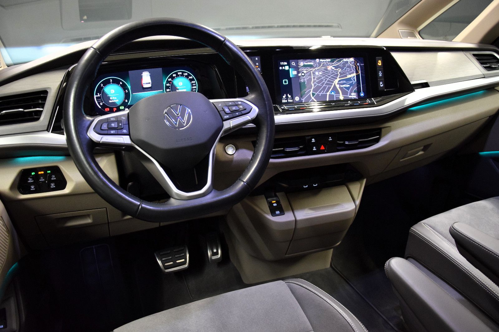 Fahrzeugabbildung Volkswagen T7 Multivan Style lang h/k ACC HuD Stndhz Matrix