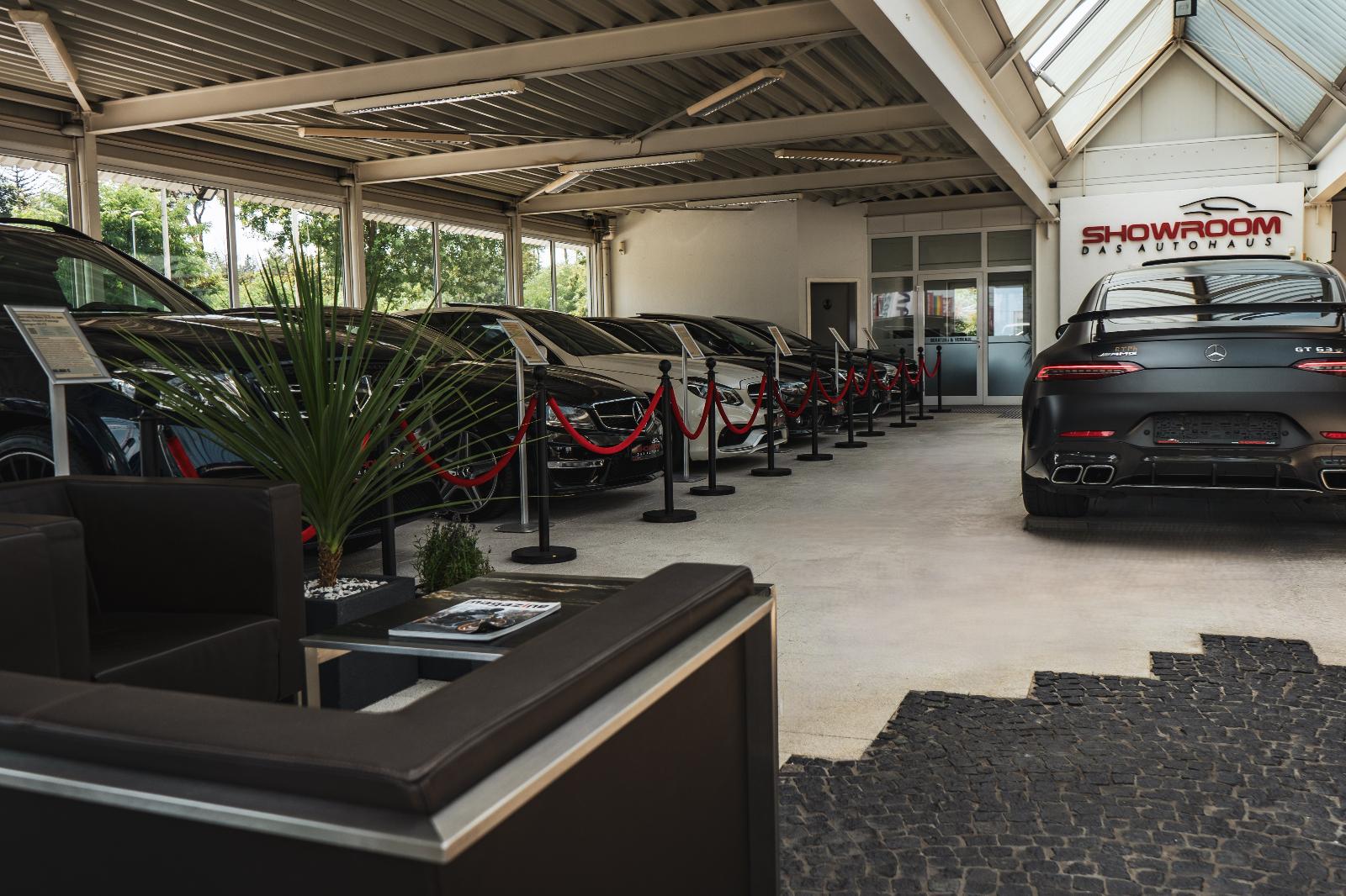 showroom-image-bottom