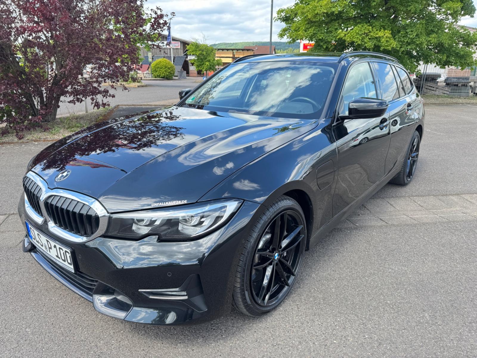 BMW 330e xDrive Sport Line *LED*360Cam*Navi*Mem.*