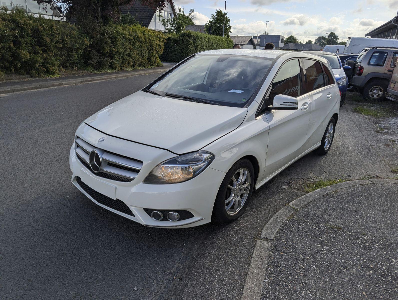 Mercedes-Benz B 200
