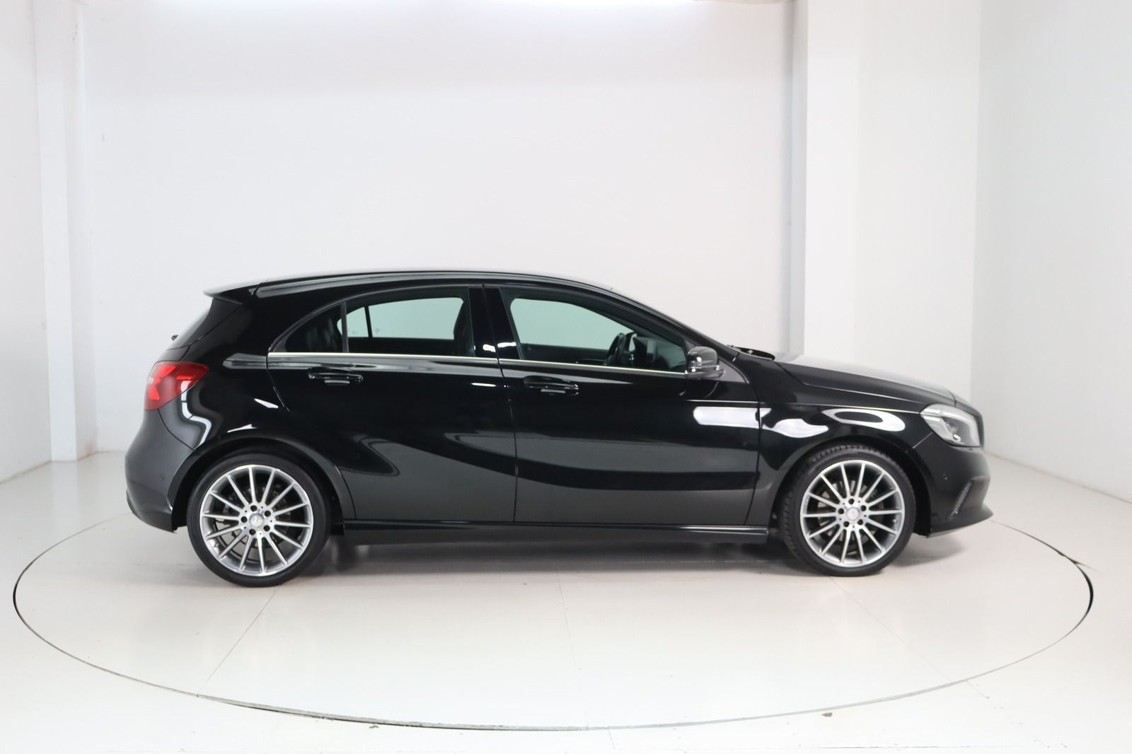 Fahrzeugabbildung Mercedes-Benz A 200 d * LED * Navi * SHZ *