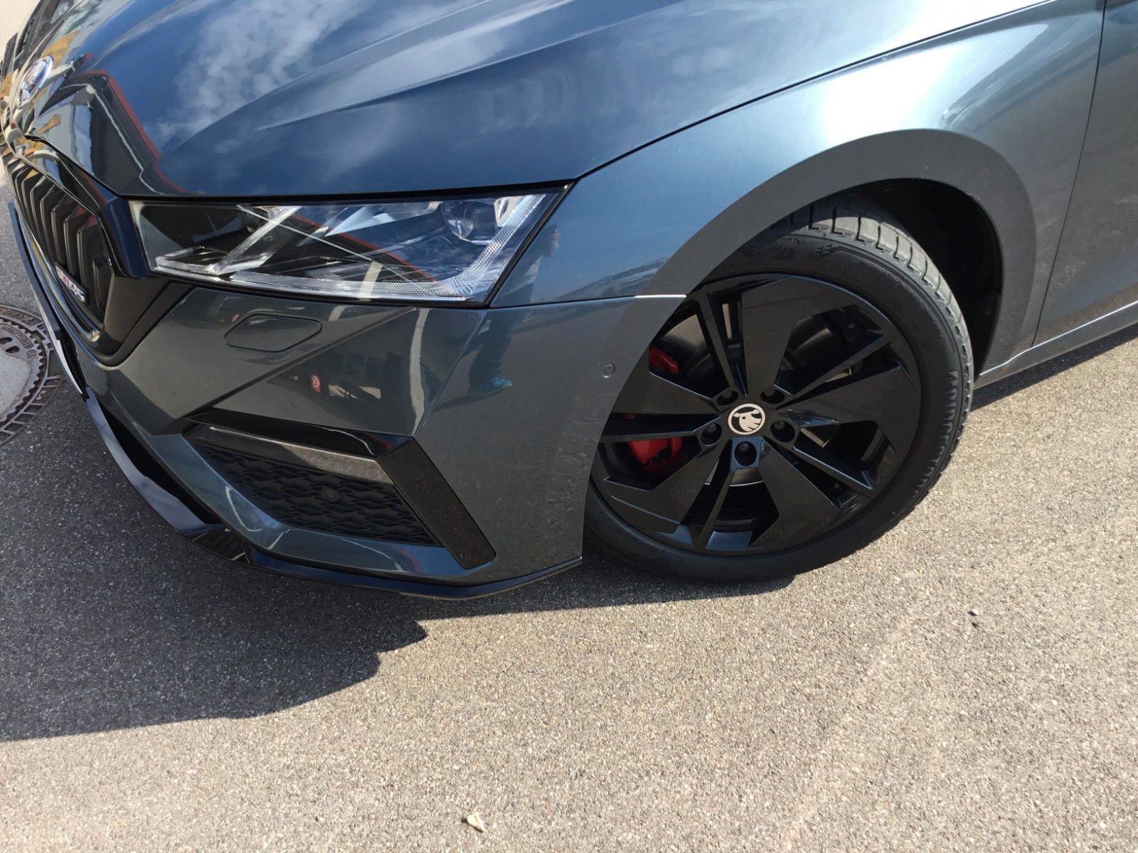 Fahrzeugabbildung SKODA Octavia Combi RS 2.0 TSI DSG+AHK+Head up+Matrix