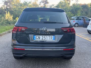 Volkswagen Tiguan - 5