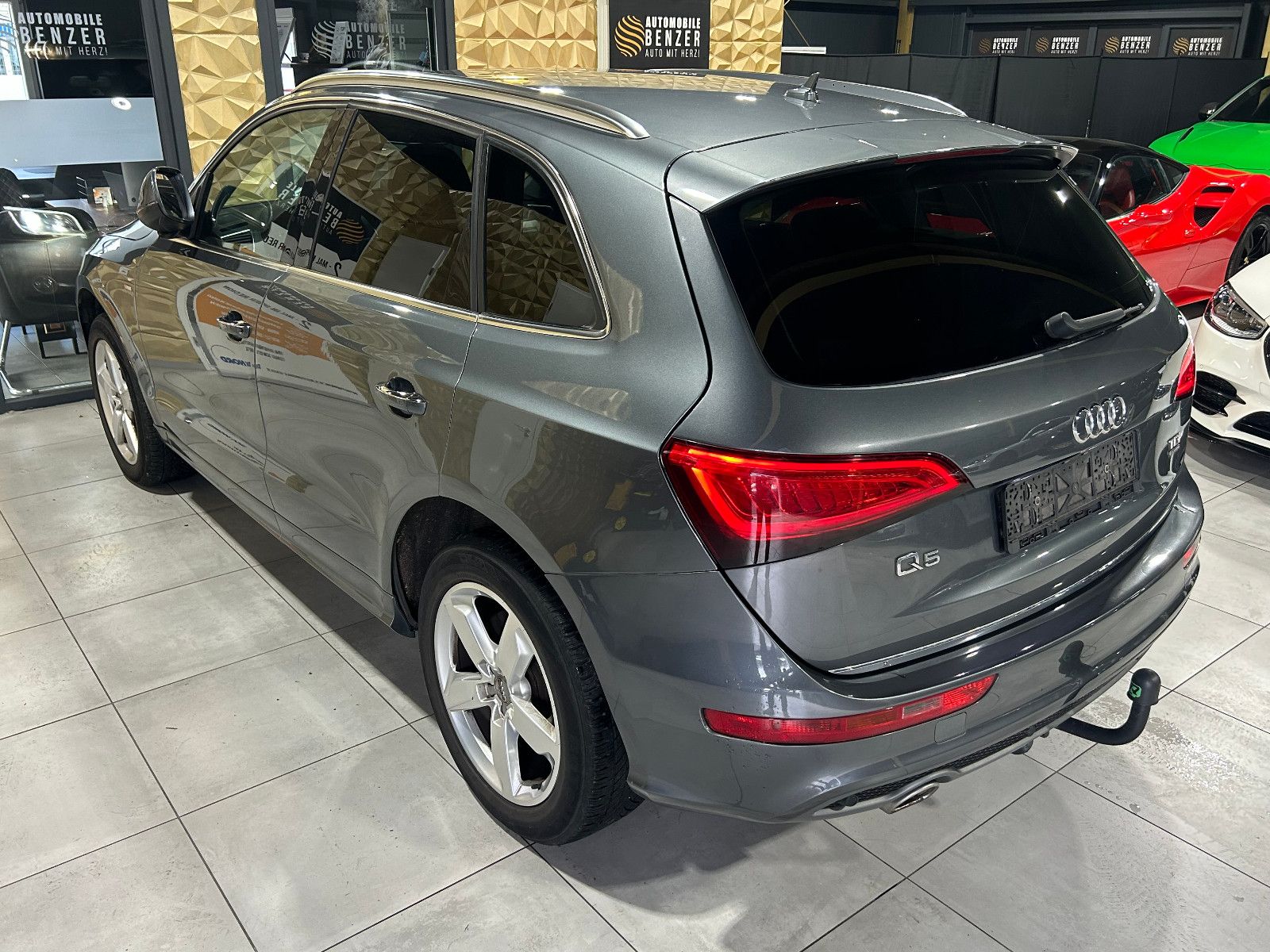 Fahrzeugabbildung Audi Q5 2.0 TDI  quattro/ALLRAD/S-LINE/SHZ/ALLWETTER