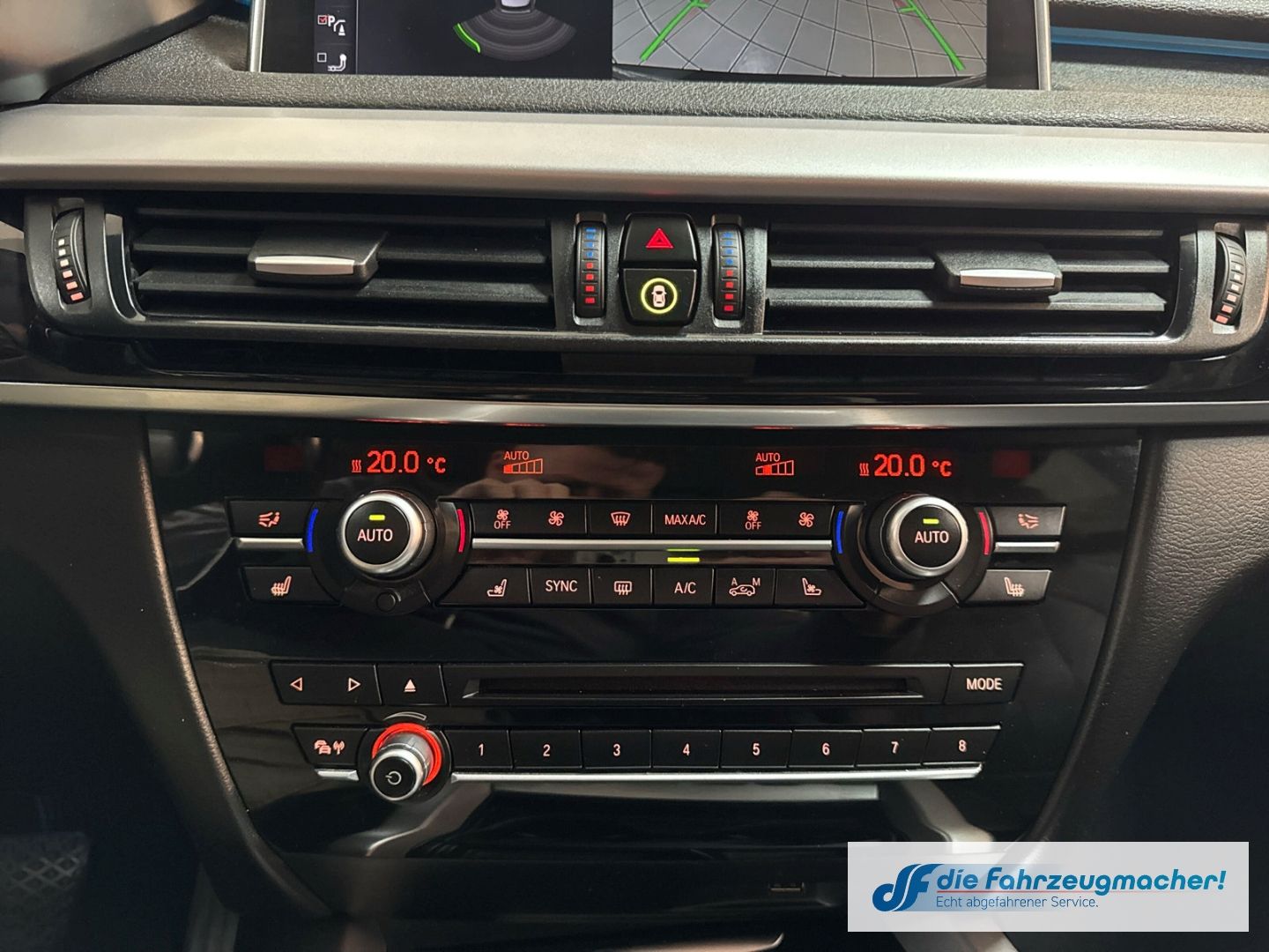 Fahrzeugabbildung BMW X5 xDrive 30 d HUD AHK-klappbar Navi Leder Memor