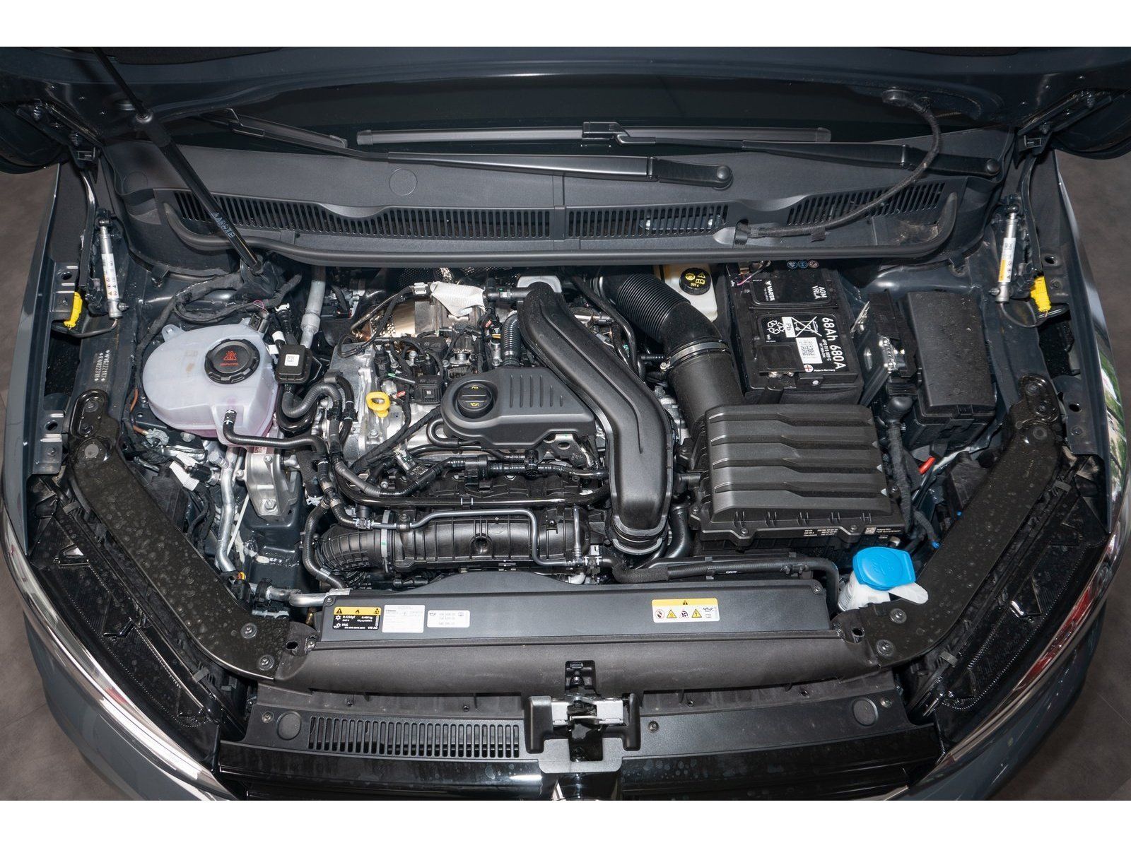 Fahrzeugabbildung Volkswagen Touran Highline R-Line TSI DSG *AHK*Standhzg*7-S