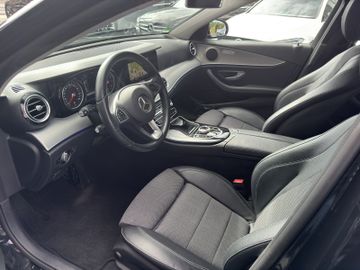 Bild 17 Mercedes-Benz E 200 E 20d0 T Avantgarde Xenon Navi Kamera Ambiente S