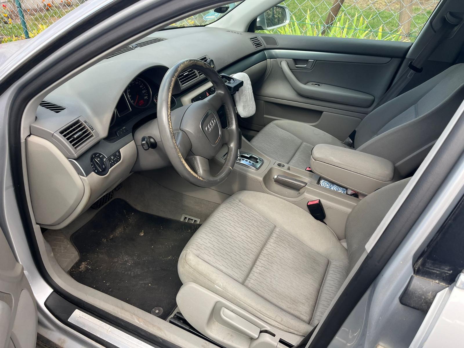 Audi A4 2005 — interior
