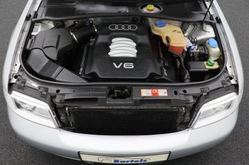 Fahrzeugabbildung Audi A4 2.4 V6 tiptronic