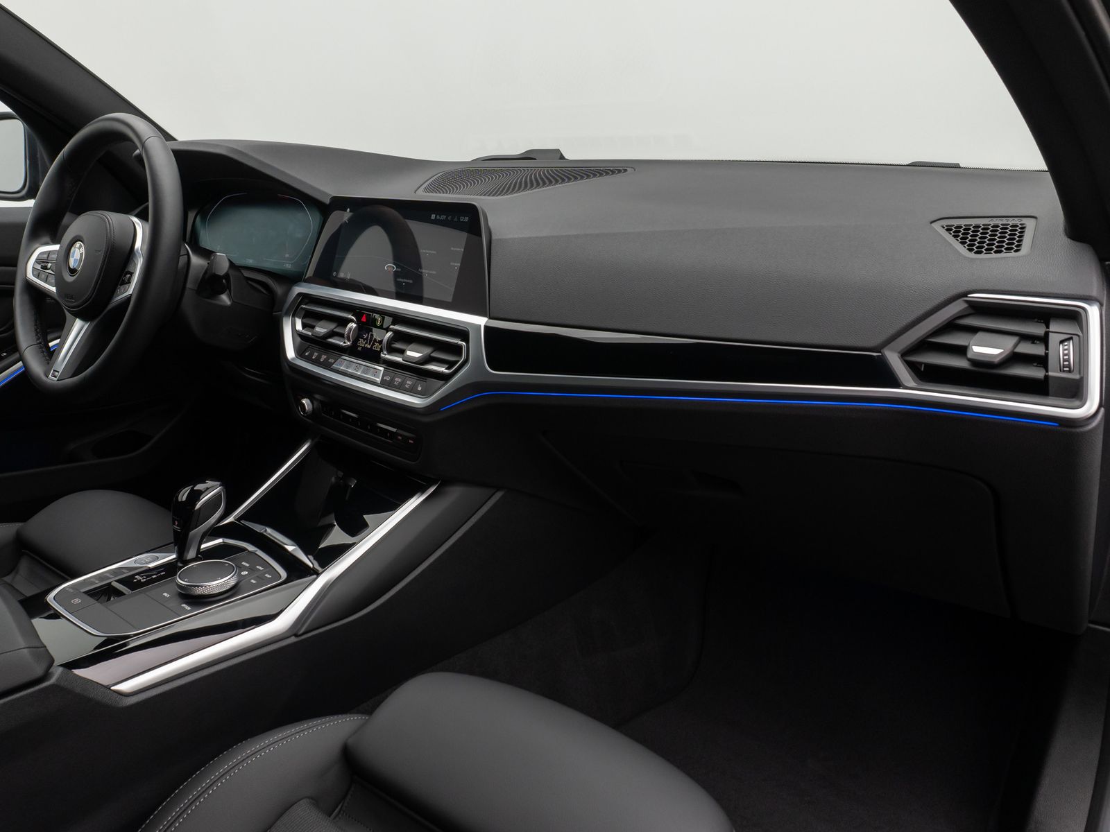 Fahrzeugabbildung BMW 318d Kamera DAB Sport Alarm Geschwindigkeitsreg