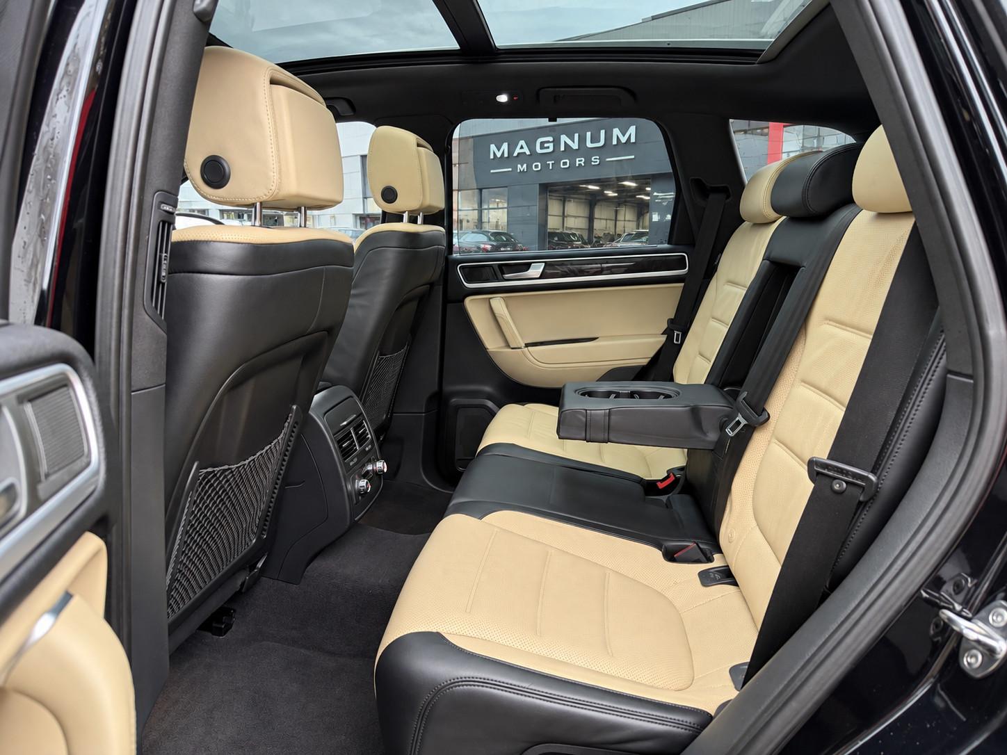 VOLKSWAGEN TOUAREG V6 TDI 3.0 245ch EXCLUSIVE 4MOTION - SUSPENSION PNEUMATIQUE - TOIT PANORAMIQUE - SIÈGES CUIR VENTILÉS - CHAUFFAGE AUXILIAIRE - ATTELAGE 3,5T