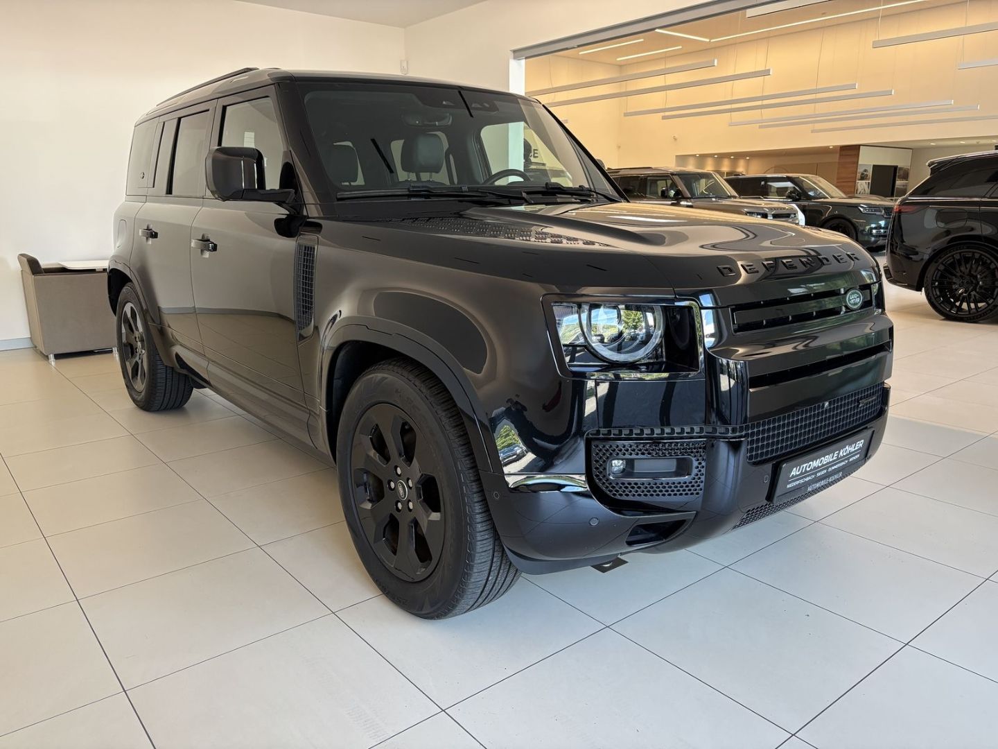 Land Rover Defender 110 D250 X-Dynamic SE AHK WKP BLACKPACK foto 2