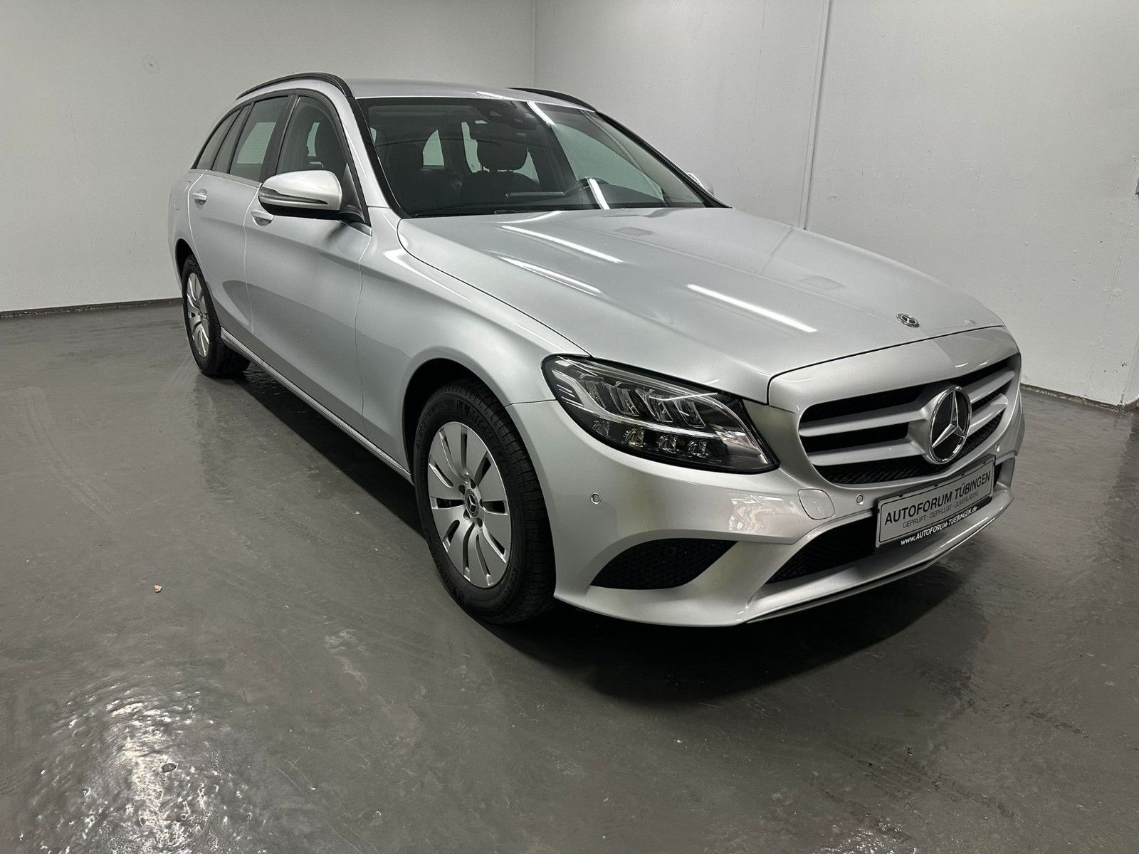 Fahrzeugabbildung Mercedes-Benz C 200 d T*DISTRO*AHK*SPUR*CARPLAY*SH*NAVI*