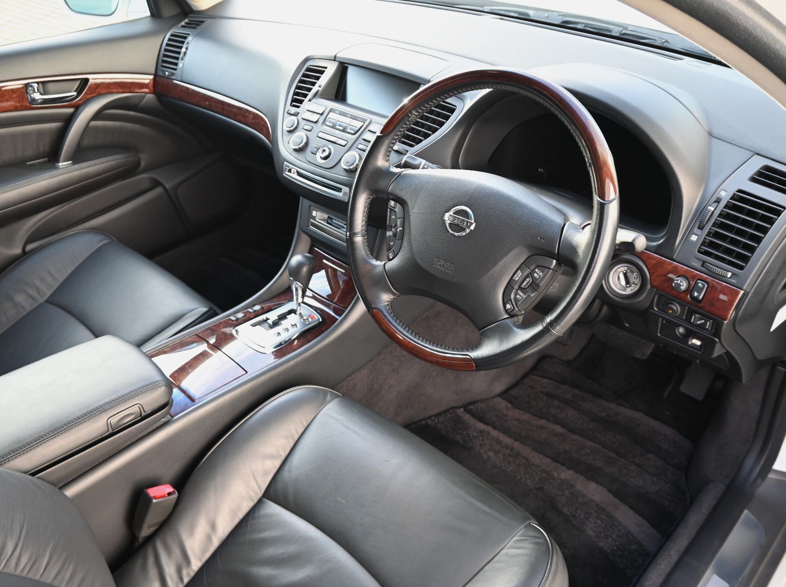 Nissan President (PGF50) – Bild 9