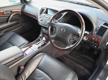 Nissan President (PGF50) – Bild 9