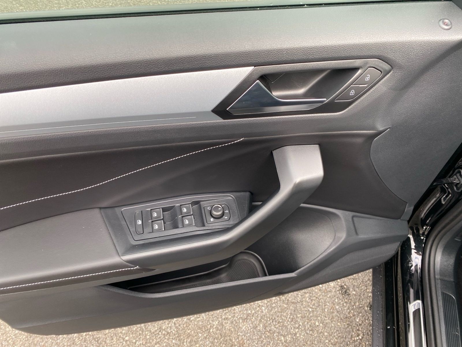 Volkswagen T-Roc - Bild 12